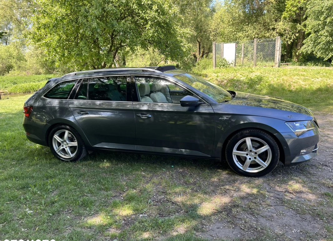 Skoda Superb cena 72900 przebieg: 177000, rok produkcji 2017 z Częstochowa małe 562